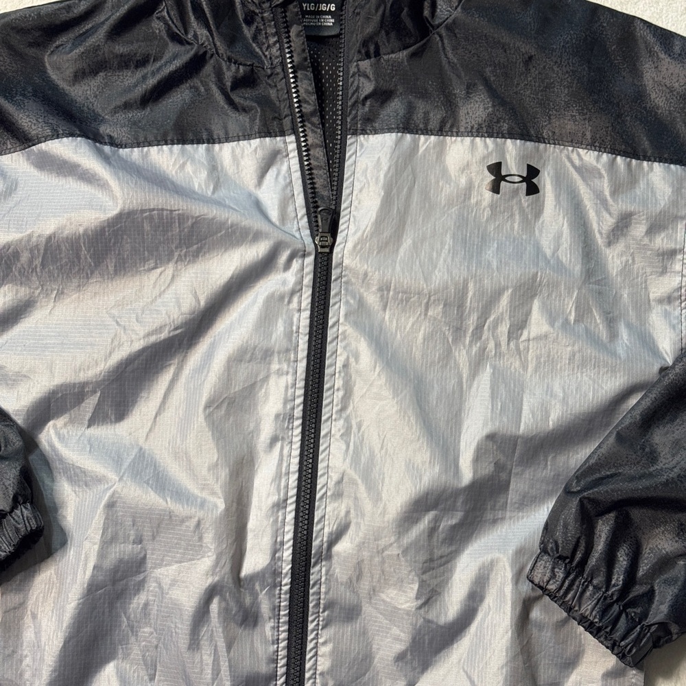 Boys Under Armour Full Zip Hooded Windbreaker Jacket YLG Black Gray - Picture 2 of 4